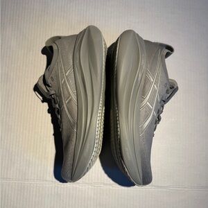 ASICS Gel-Nimbus 27 men size 10 like NEW